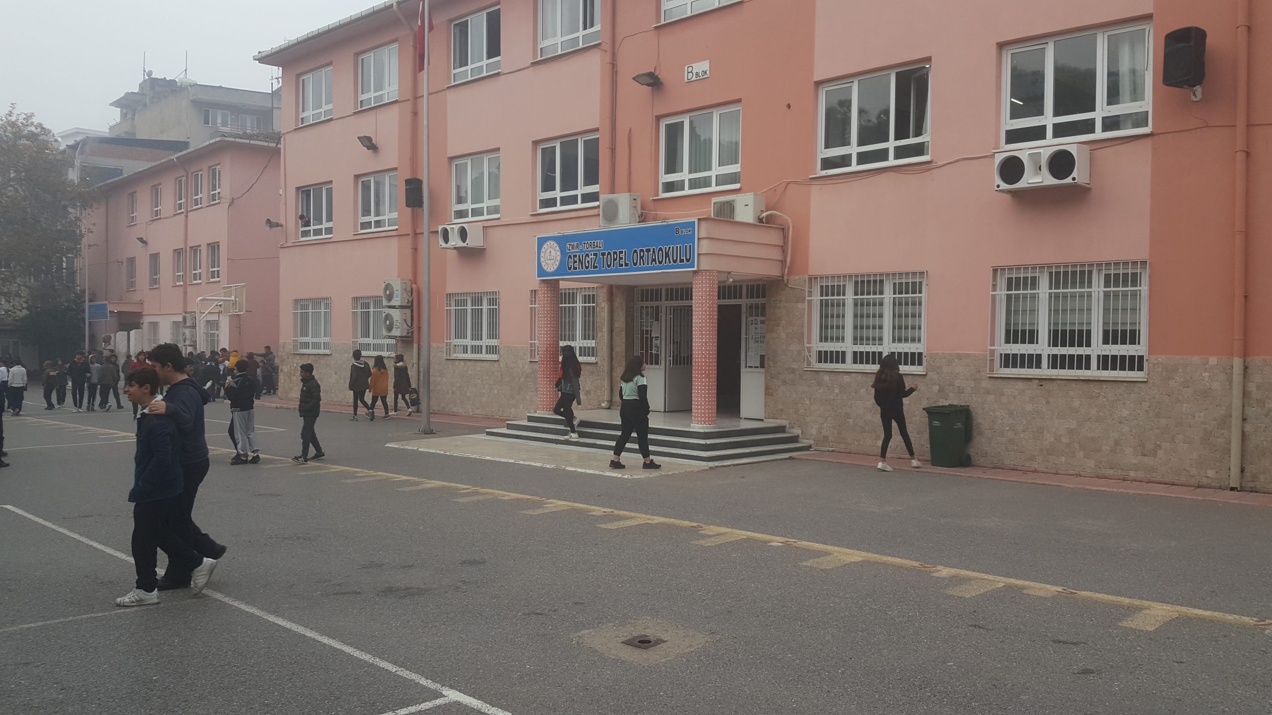İzmir Torbalı Cengiz Topel Ortaokulu
